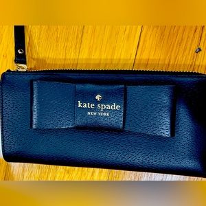 Kate Spade bow wallet